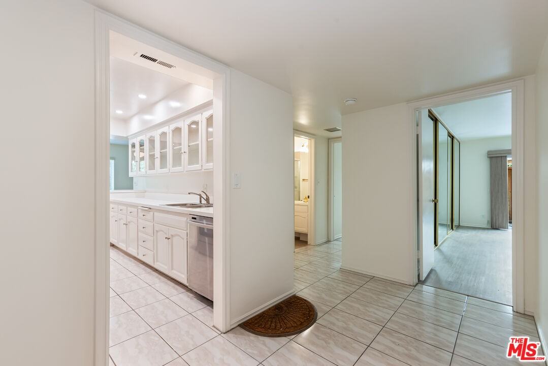 6732 Hillpark Dr #6732-307 - Photo 3 of 27