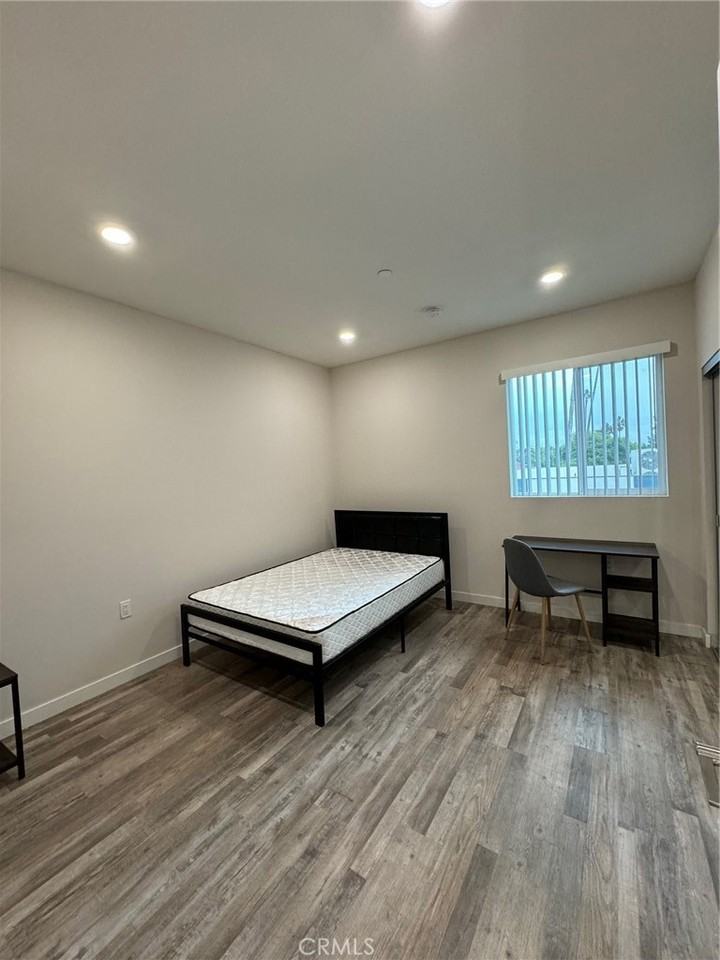 621 1/2 S Normandie Ave #621 - Photo 5 of 32