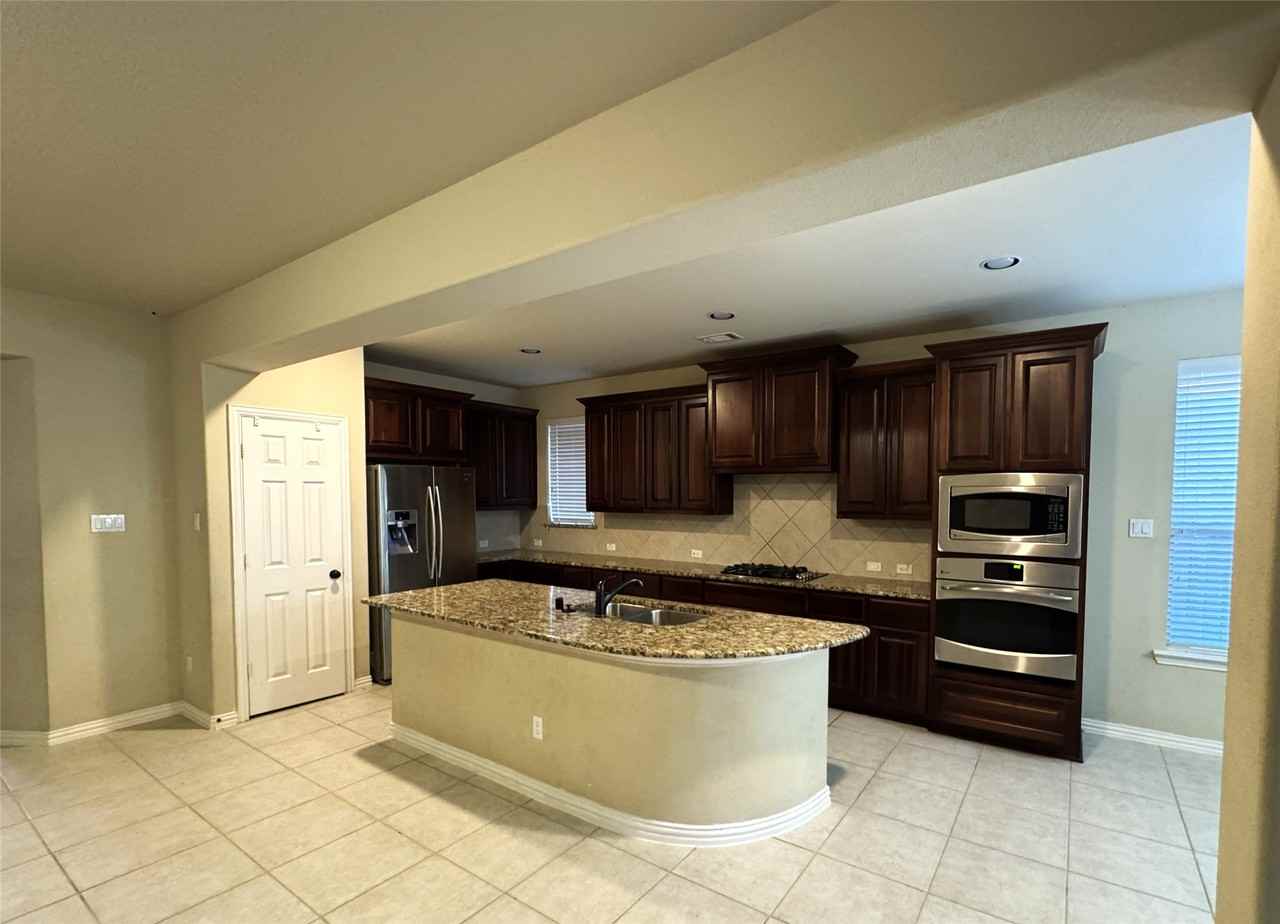 11 Vershire Circle #11 - Photo 4 of 50