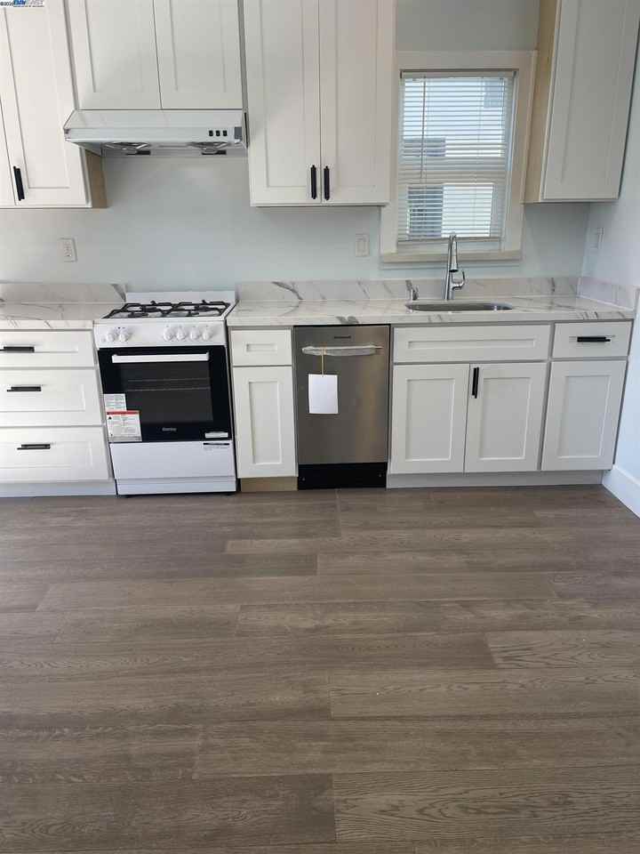 1251 Burnett St #1251 - Photo 3 of 12