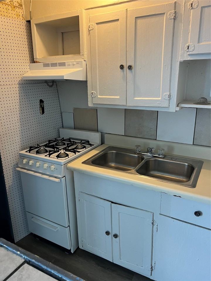 1905 Binz Street #1905-6 - Photo 2 of 6