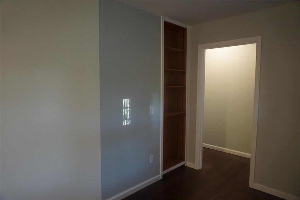 2121 N Hickory St #2121 - Photo 2 of 29