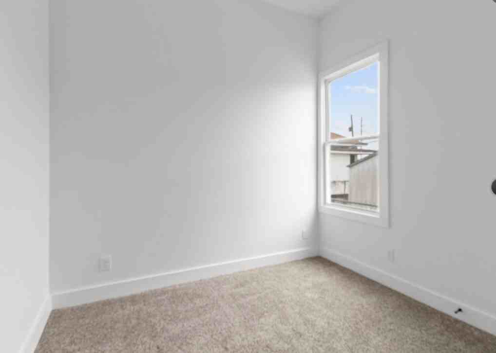 3312 Sealy Street - Avenue I #3312A - Photo 4 of 9