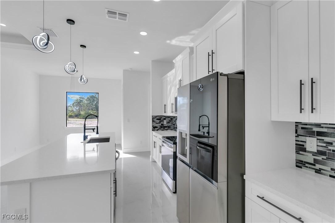 6005 Queen Ave N #6005 - Photo 3 of 26