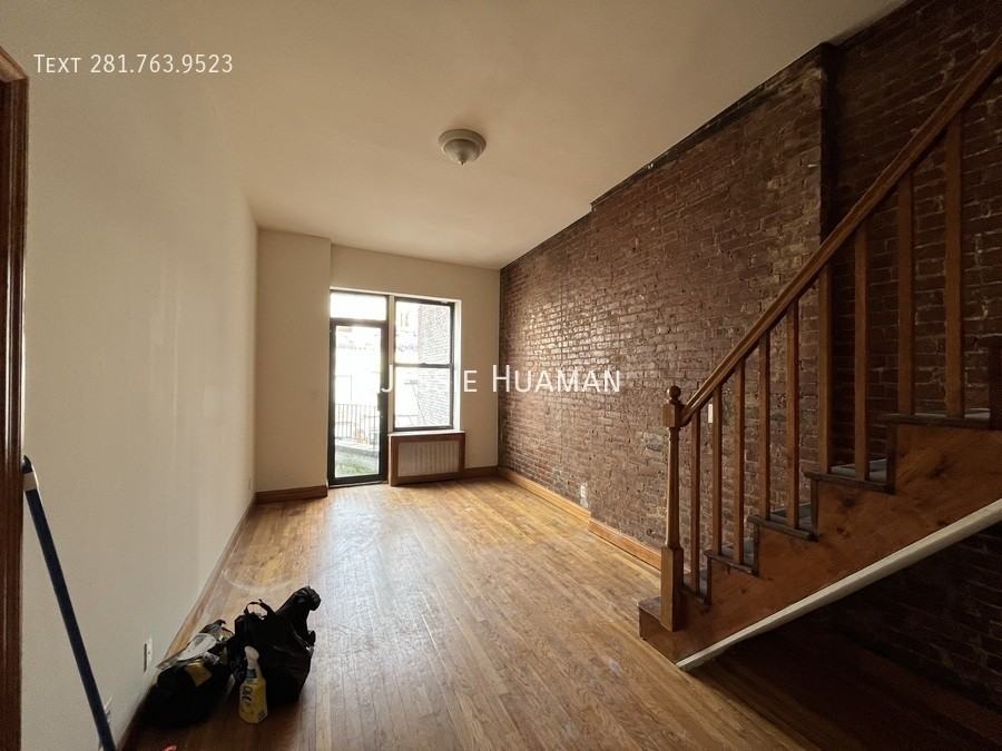 49 West 74th Street #PH1 - Photo 2 of 12