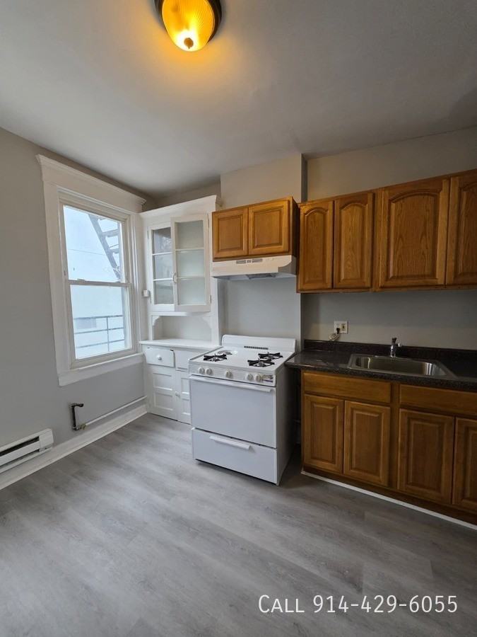 18 Seymour St #2R - Photo 2 of 9