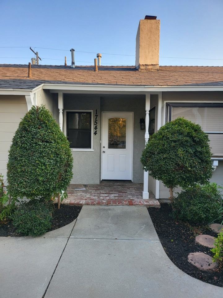 17544 Blythe Street - Photo 2 of 22