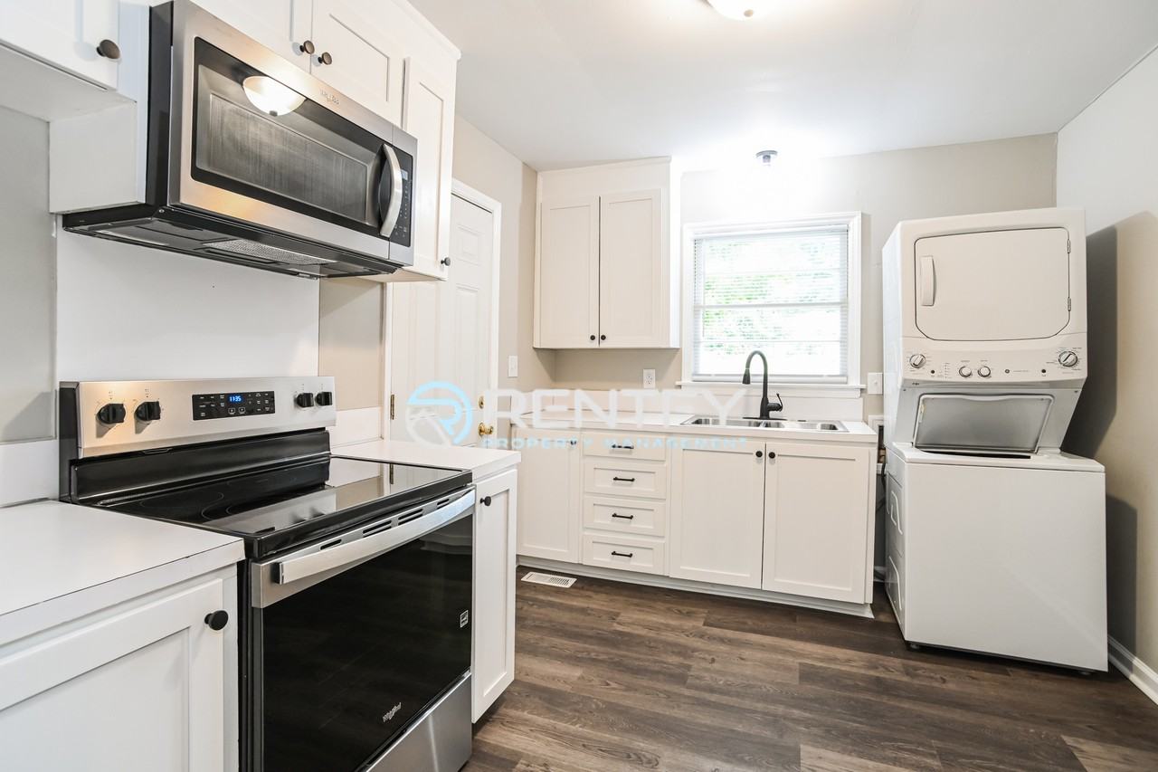 2731 Bradford St - Photo 4 of 15