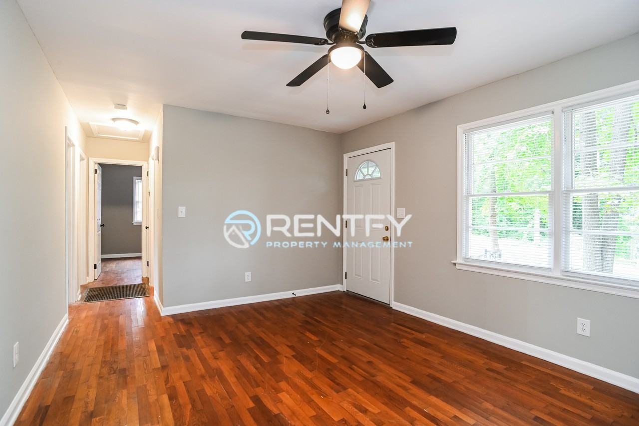 2731 Bradford St - Photo 7 of 15