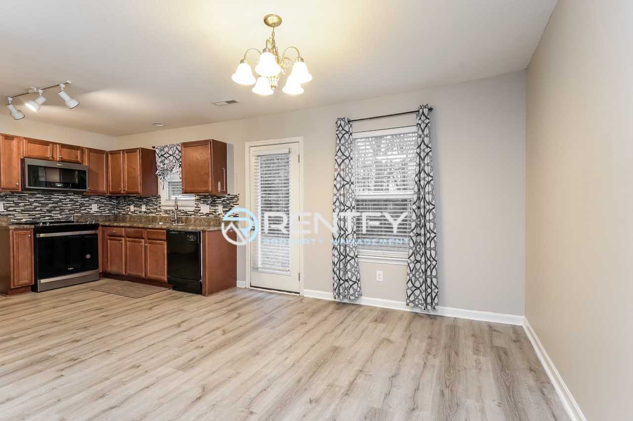 5191 Liberty Hall Cir - Photo 5 of 20