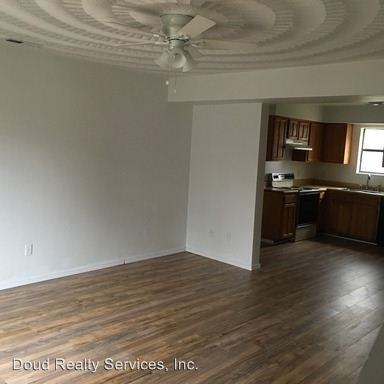 808 Thayor St - Photo 3 of 17