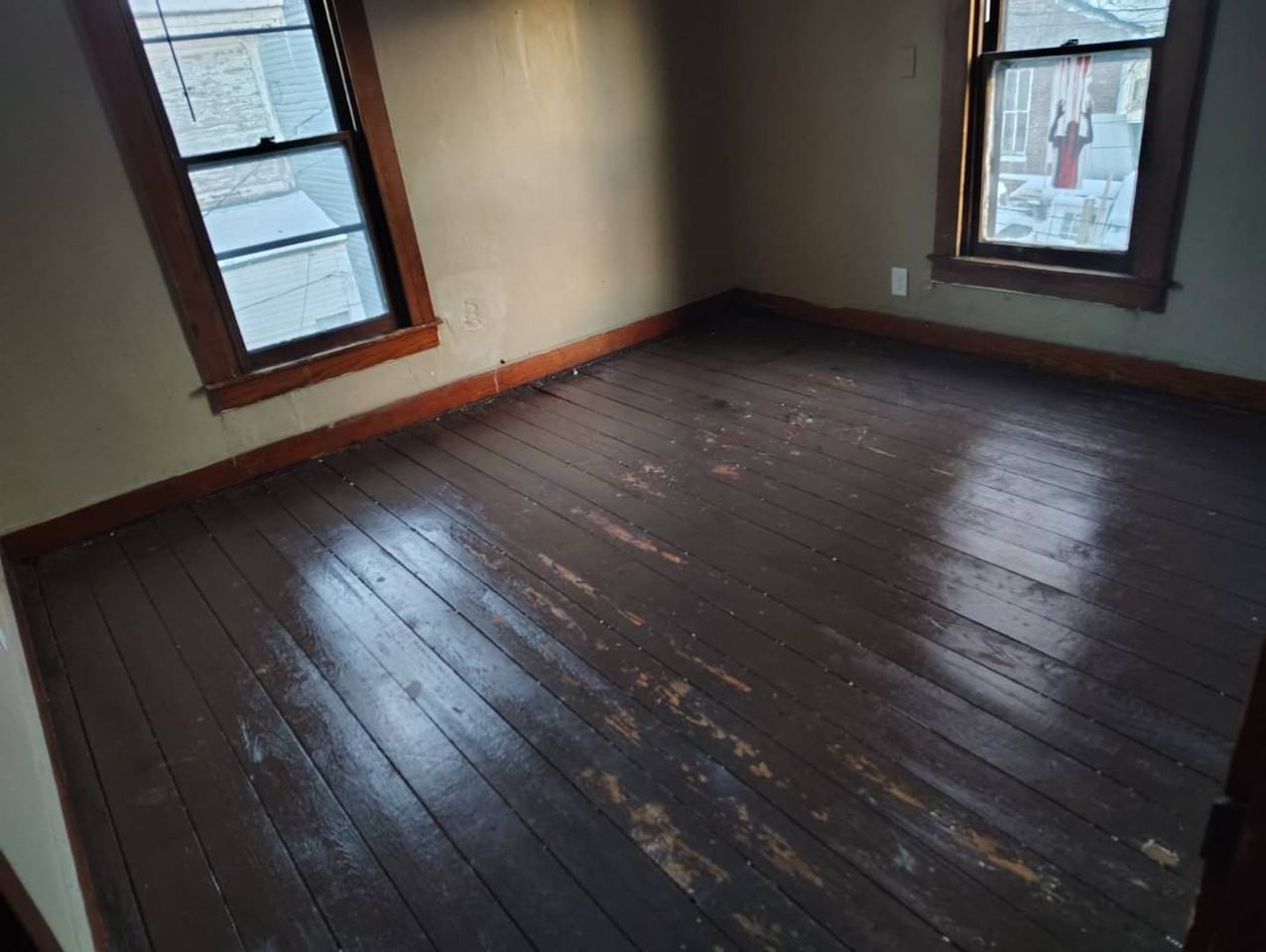 1717 N C St - Photo 4 of 7