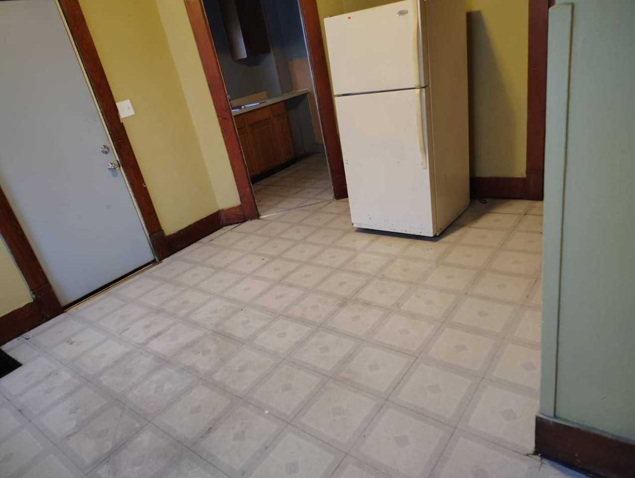 1717 N C St - Photo 6 of 7