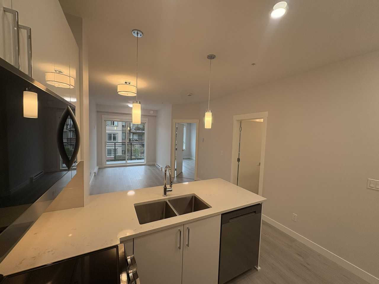 33886 Pine Street #407