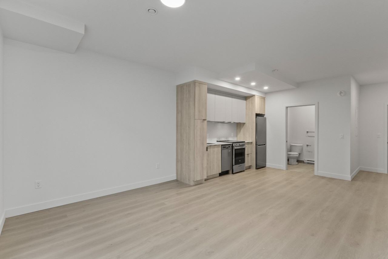 2161 Melrose - Photo 4 of 13