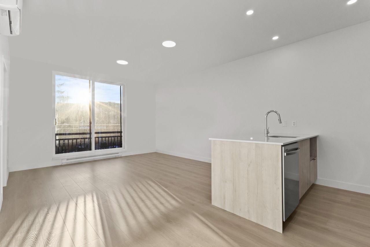 2161 Melrose - Photo 6 of 13