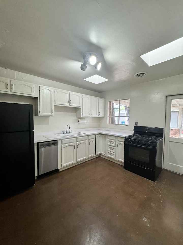 6132 North 16th Drive #1 - Photo 2 of 30