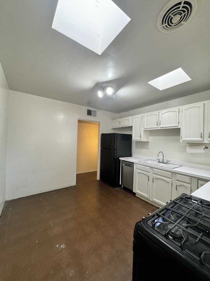 6132 North 16th Drive #1 - Photo 3 of 30