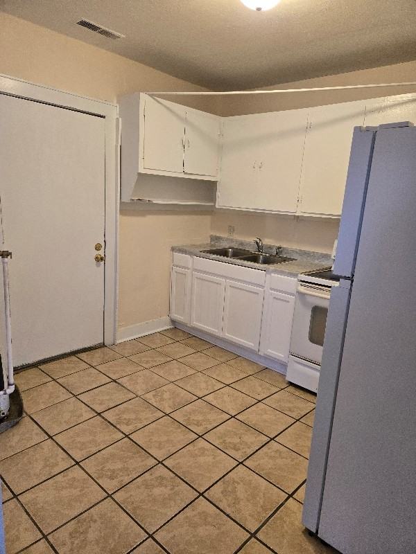 2932 Alabama Drive - Photo 4 of 18