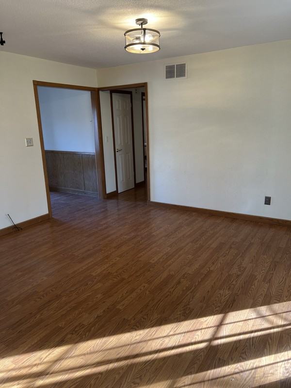 304 Smalley Street - Photo 3 of 17