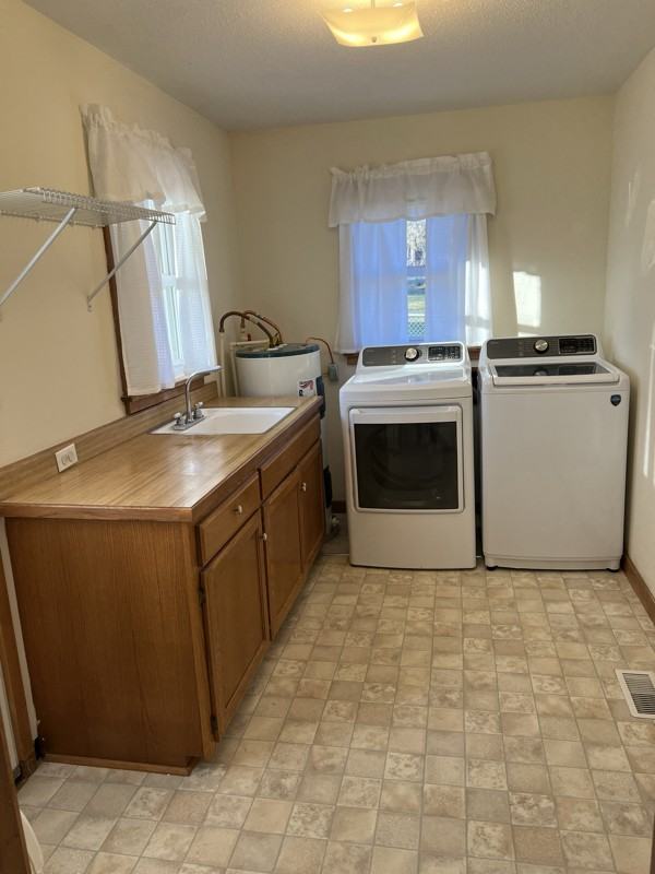 304 Smalley Street - Photo 6 of 17