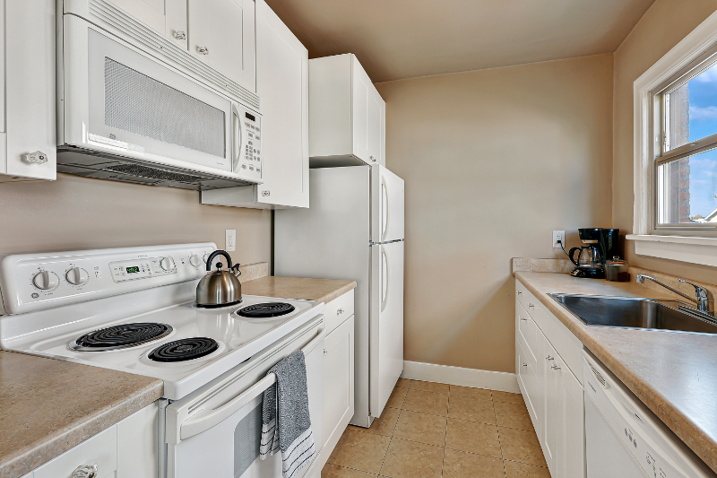 311 12th Ave E #C - Photo 2 of 14