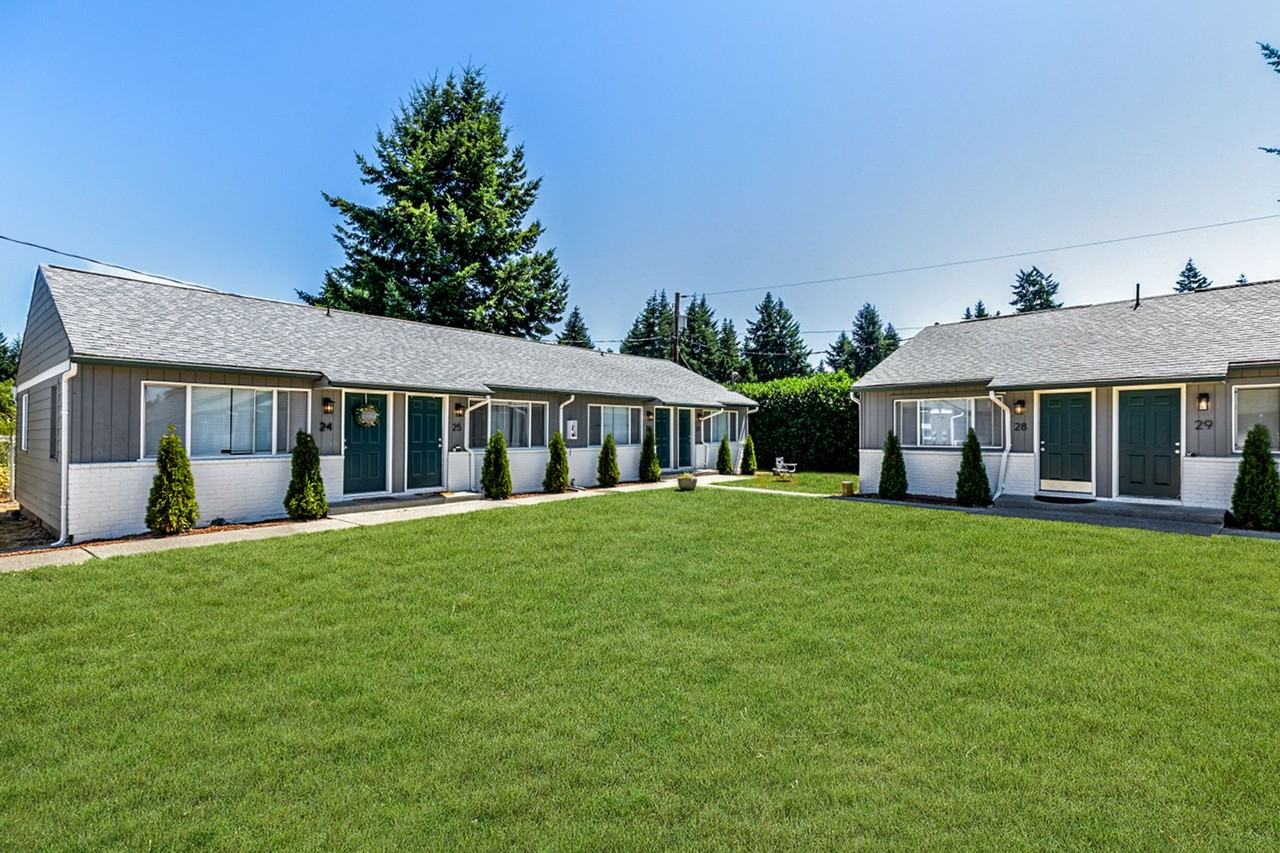 Emerald Greens Apartments – Modern Living in the Heart of Olympia - Photo 5 of 10