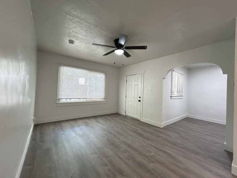 614 E St #4 - Photo 2 of 6