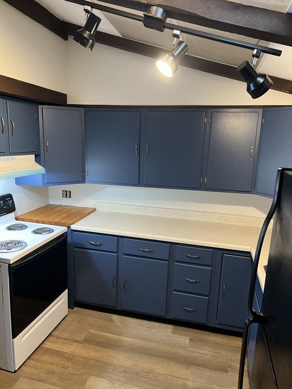 309 170th Avenue #B - Photo 4 of 8