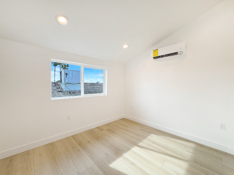 4461 Farquhar Ave #D - Photo 5 of 13