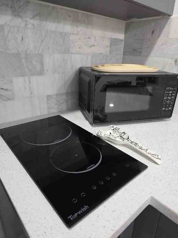 804 Royal Palm Drive - Photo 5 of 10