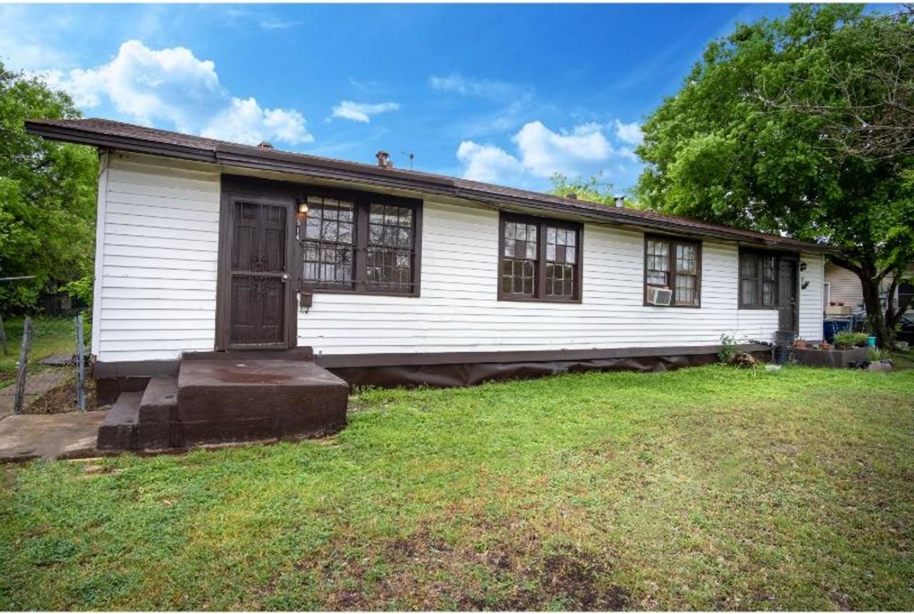 512 Bee Street - Photo 2 of 15