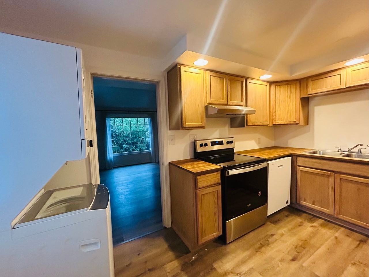 5042 Fauntleroy Way Sw - Photo 6 of 18