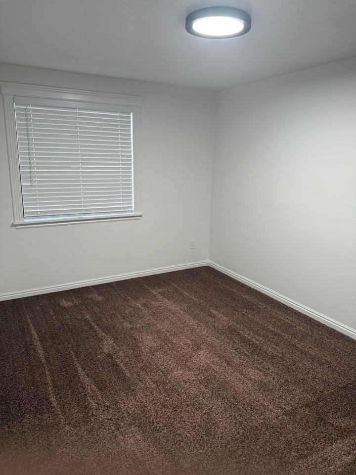 1264 Main Street - Photo 7 of 15