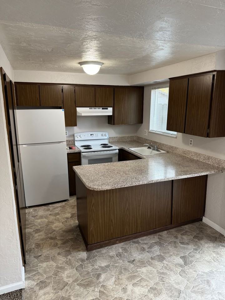 620 West Quinalt Street - Photo 5 of 22