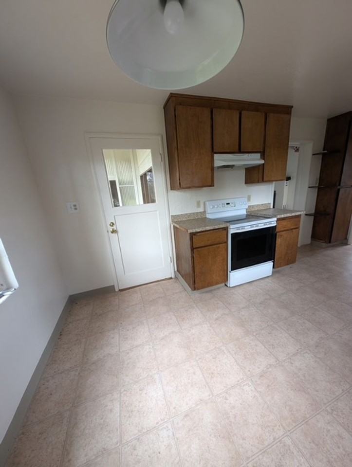 390 Fillmore Ave - Photo 4 of 18