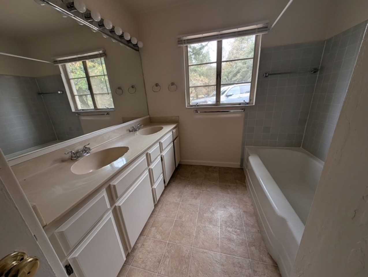 390 Fillmore Ave - Photo 7 of 18