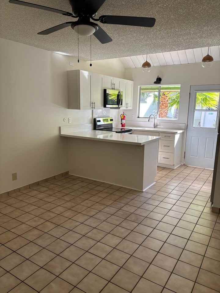 521 Pepeʻekeo Street - Photo 2 of 22