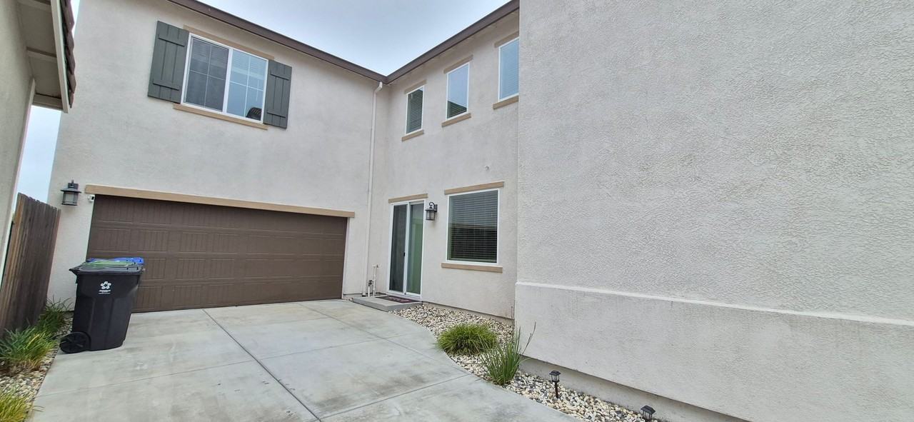 2397 Sheldon Drive - Photo 2 of 33