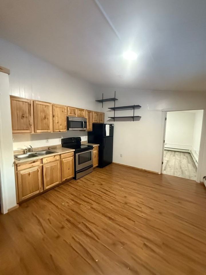 1315 Ballaine Road - Photo 2 of 7