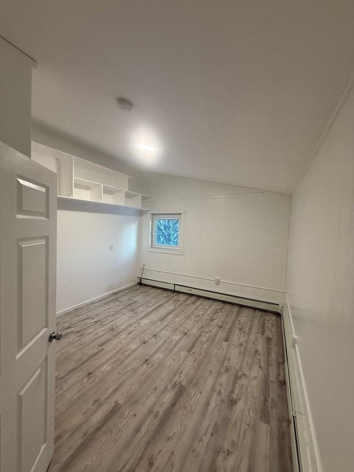 1315 Ballaine Road - Photo 4 of 7