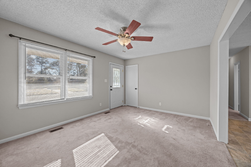 437 Gayle Boulevard - Photo 7 of 15