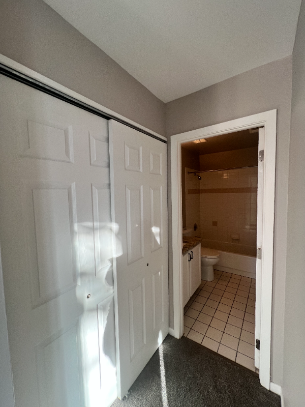 5550 Abbey Dr #4D - Photo 4 of 17