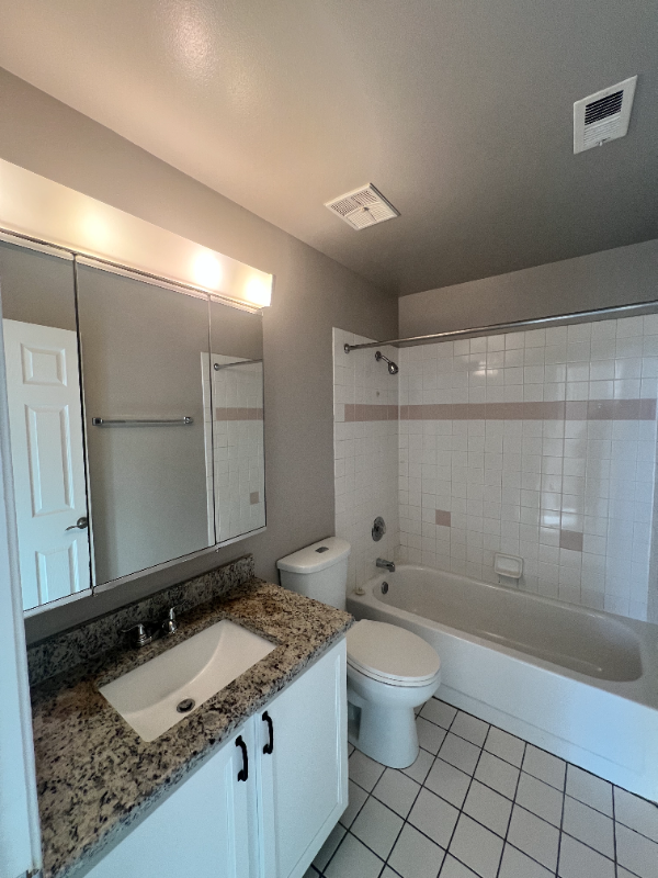5550 Abbey Dr #4D - Photo 5 of 17