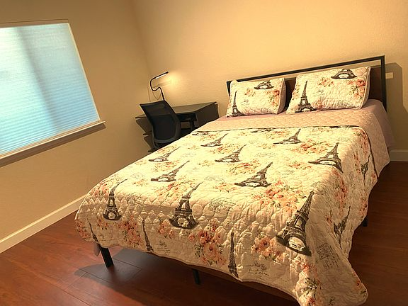 2957 43rd St - Photo 2 of 8