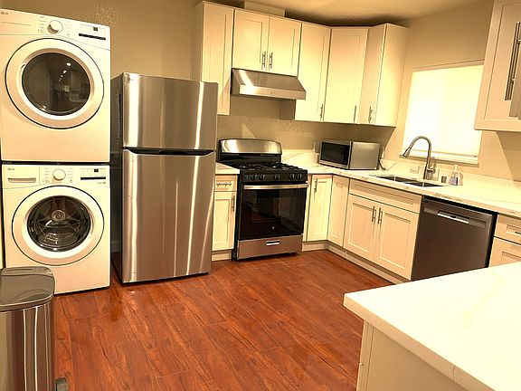 2957 43rd St - Photo 7 of 8