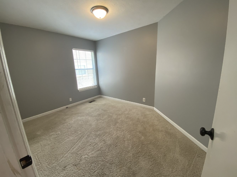 141 Agee Circle East - Photo 3 of 19