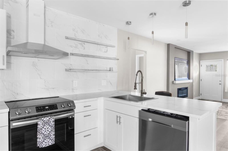 5318 9th Avenue North - Photo 5 of 20