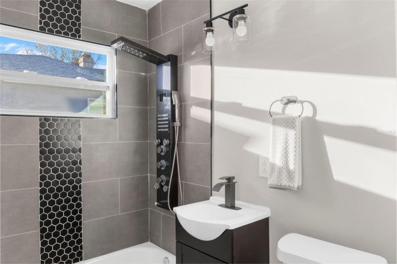 5318 9th Avenue North - Photo 7 of 20