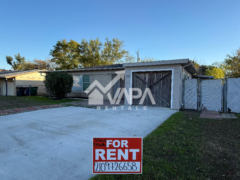 332 West Mandalay Drive - Photo 2 of 13